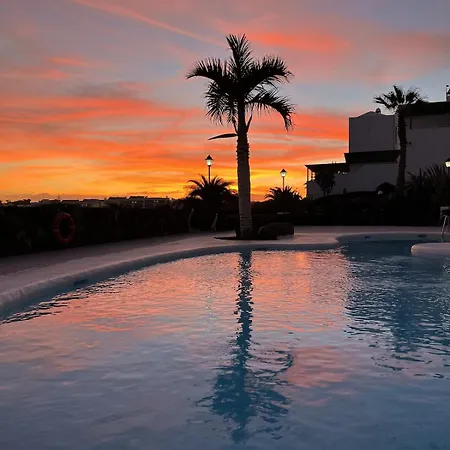 Casa Iris Ground Floor 2br Pool Walk To & Town *