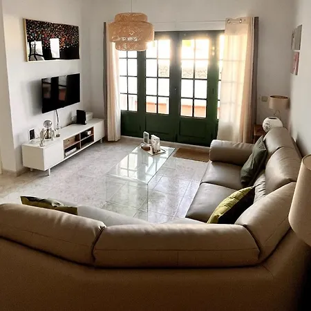 Casa Iris Ground Floor 2br Pool Walk To & Town