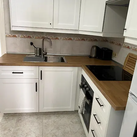 Casa Iris Ground Floor 2br Pool Walk To & Town