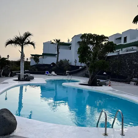 Casa Iris Ground Floor 2br Pool Walk To & Town *