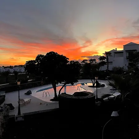 Casa Iris Ground Floor 2br Pool Walk To & Town Appartement Costa Teguise
